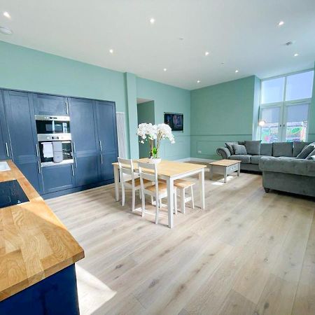 דירות אדינבורו Beautiful 2Br, Private Entry In Vibrant Leith מראה חיצוני תמונה